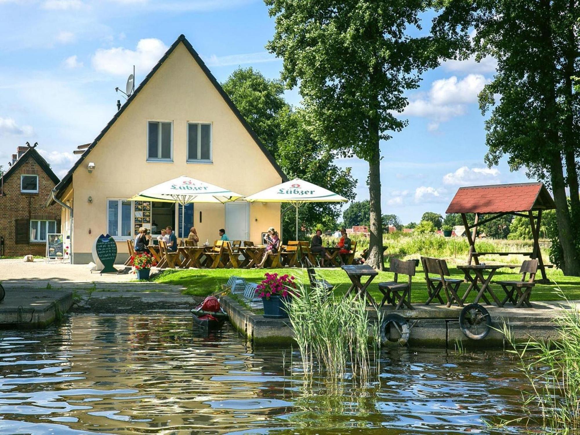 Apartment On The Fischerhof Vipperow Bagian luar foto